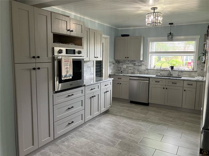 Image No.11-3 Bed Property for sale