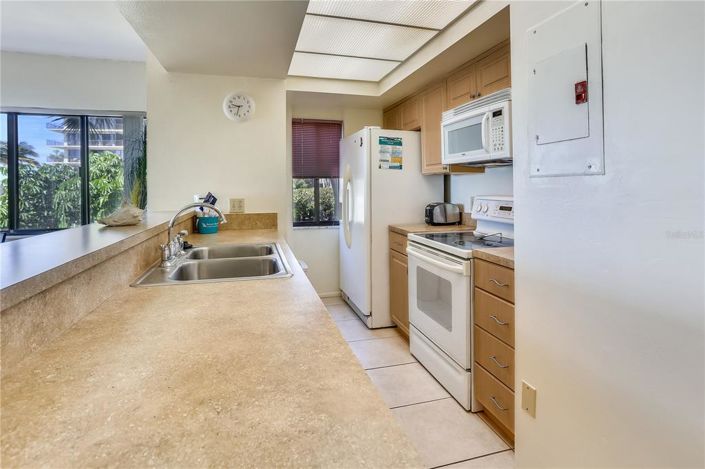 Image No.11-2 Bed Property for sale