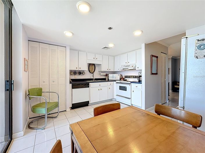 Image No.11-3 Bed Property for sale