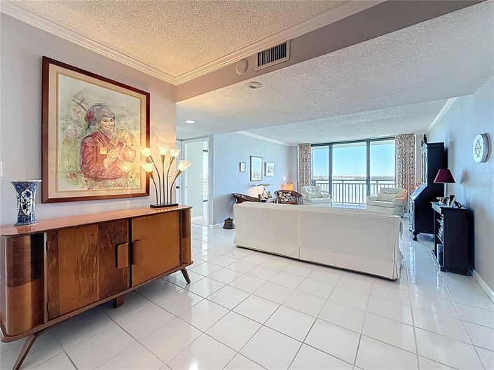 Image No.19-3 Bed Property for sale