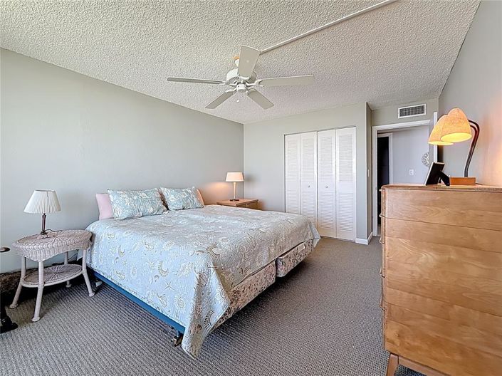 Image No.50-3 Bed Property for sale