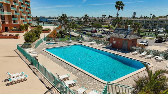 Image No.76-3 Bed Property for sale