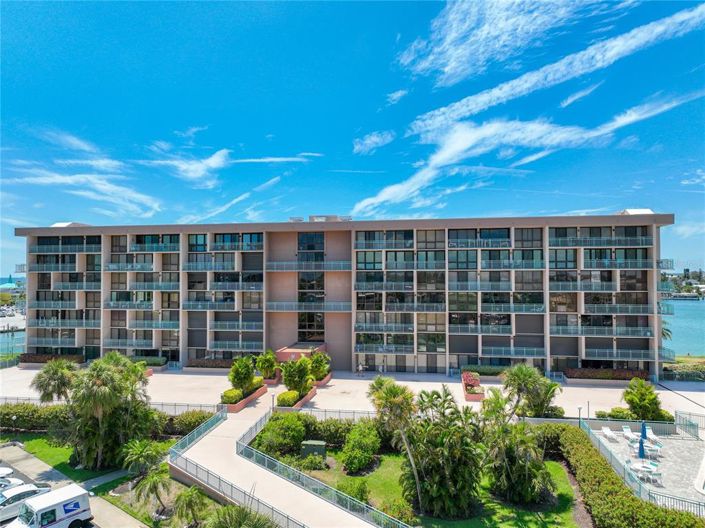 Image No.88-3 Bed Property for sale