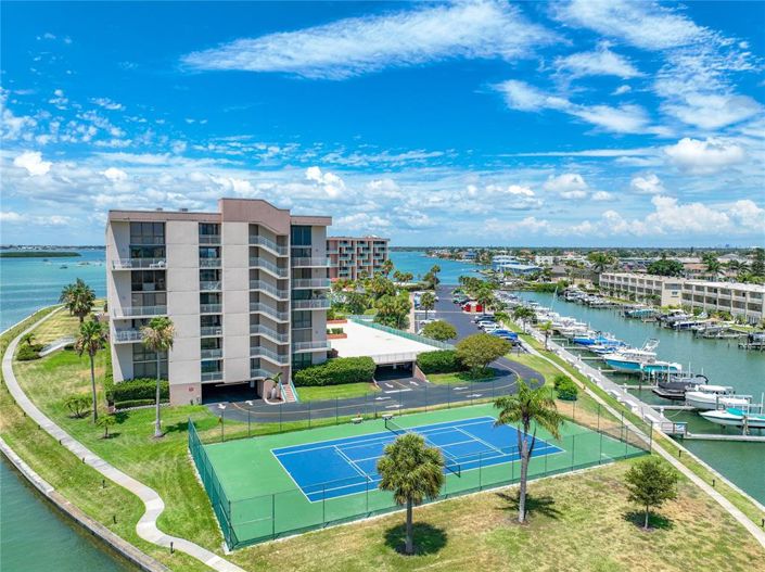 Image No.93-3 Bed Property for sale