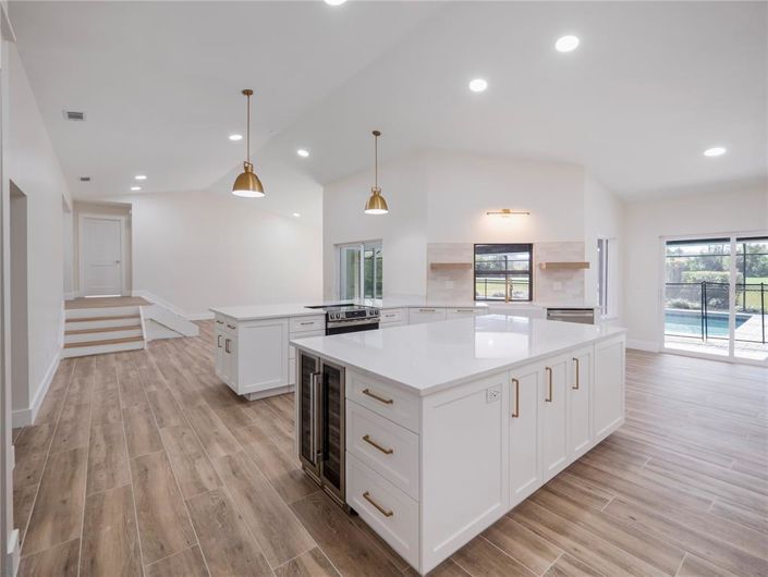 Image No.11-4 Bed Property for sale