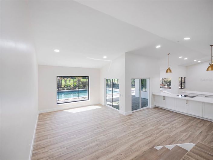 Image No.15-4 Bed Property for sale