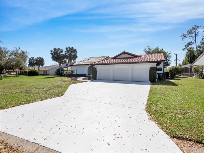 Image No.8-4 Bed Property for sale