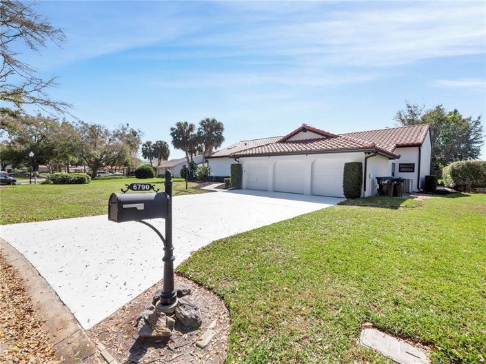 Image No.9-4 Bed Property for sale