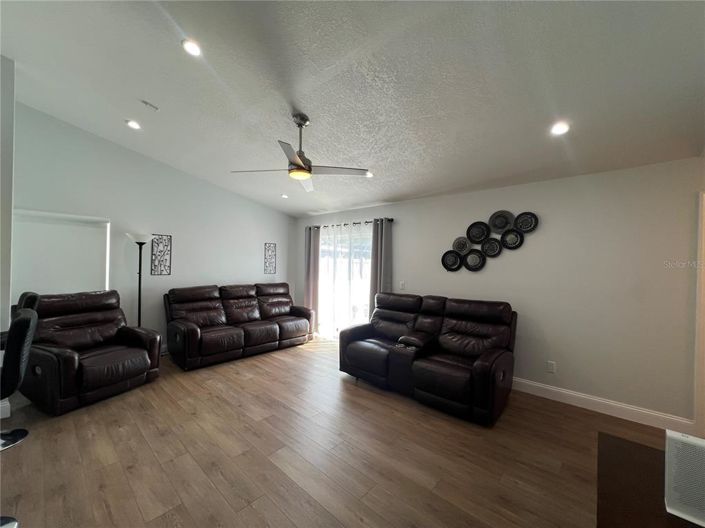 Image No.7-3 Bed Property for sale