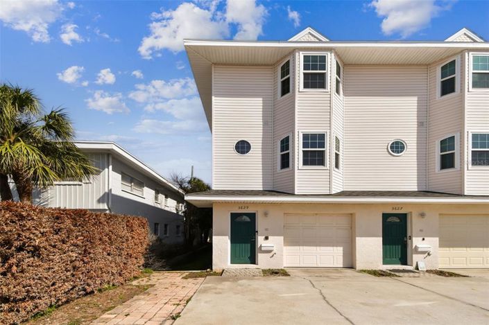 Image No.1-2 Bed Townhouse for sale
