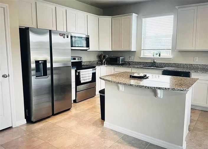 Image No.5-3 Bed Property for sale