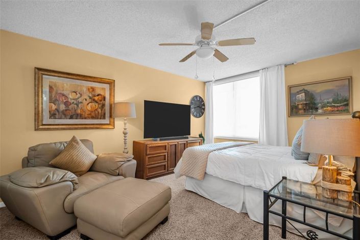 Image No.18-2 Bed Property for sale