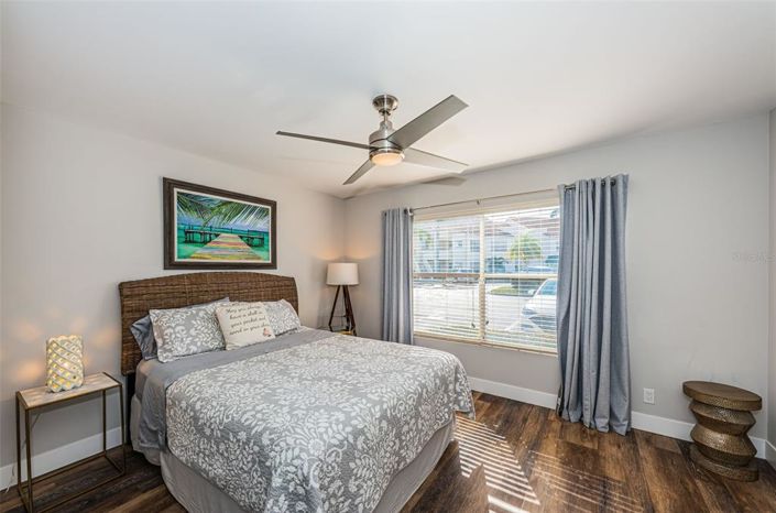 Image No.12-2 Bed Property for sale