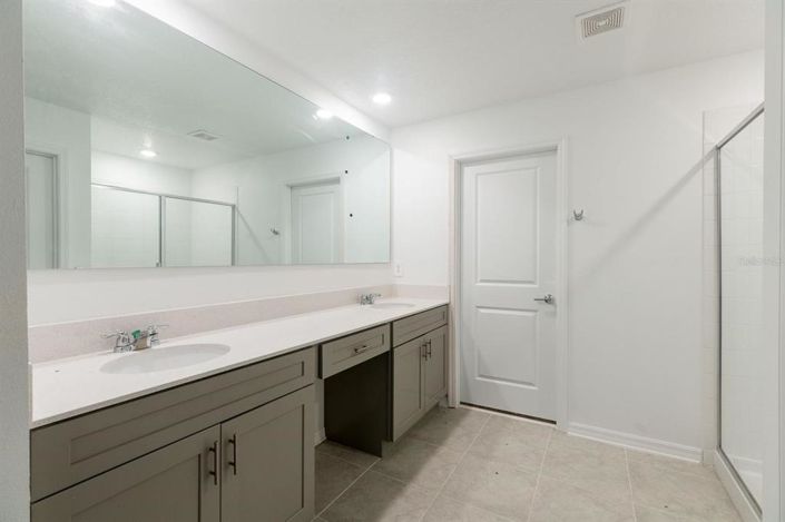 Image No.10-5 Bed Property for sale