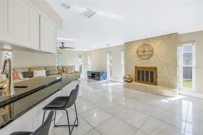 Image No.18-3 Bed Property for sale