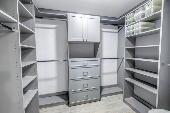 Image No.27-3 Bed Property for sale