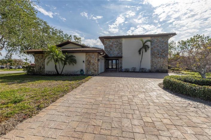 Image No.41-3 Bed Property for sale