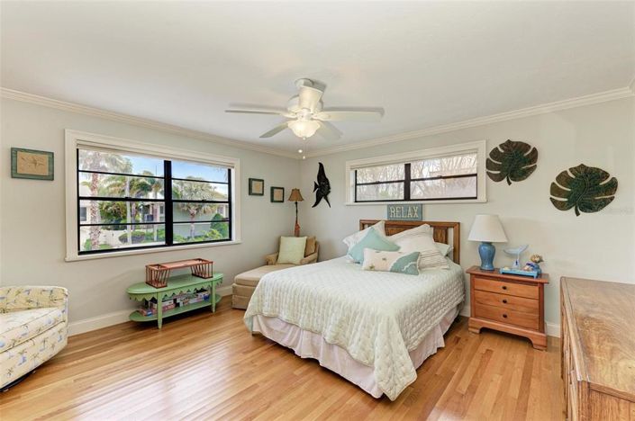 Image No.26-3 Bed Property for sale