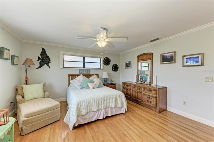 Image No.28-3 Bed Property for sale