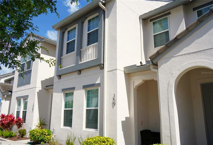 Image No.1-5 Bed Townhouse for sale