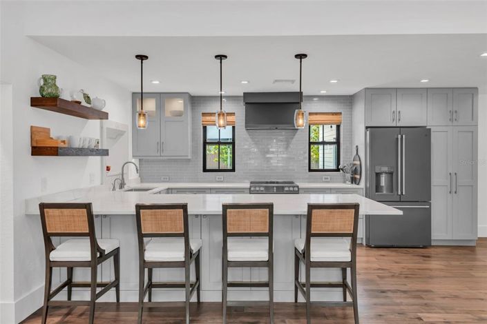 Image No.10-3 Bed Property for sale