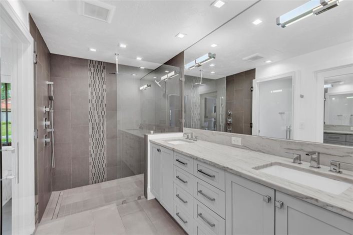 Image No.24-3 Bed Property for sale