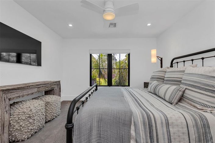 Image No.28-3 Bed Property for sale