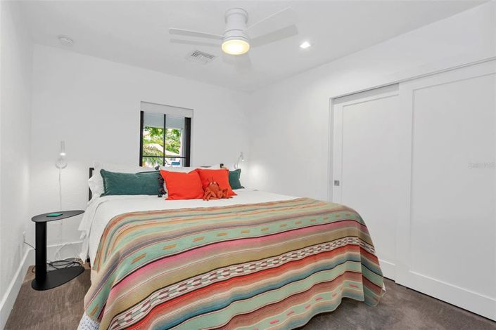 Image No.32-3 Bed Property for sale