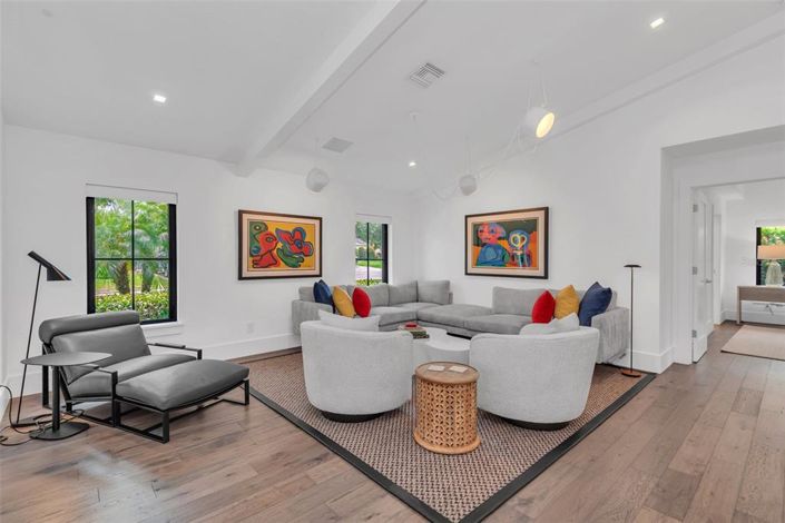 Image No.7-3 Bed Property for sale