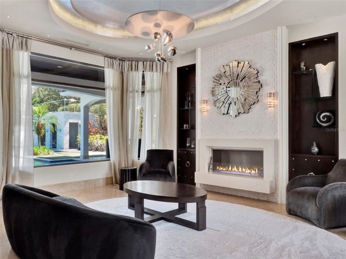 Image No.17-6 Bed Property for sale