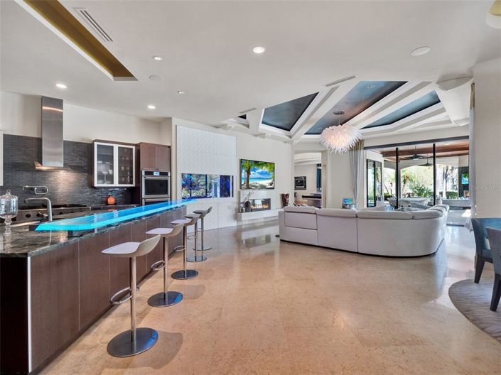 Image No.24-6 Bed Property for sale