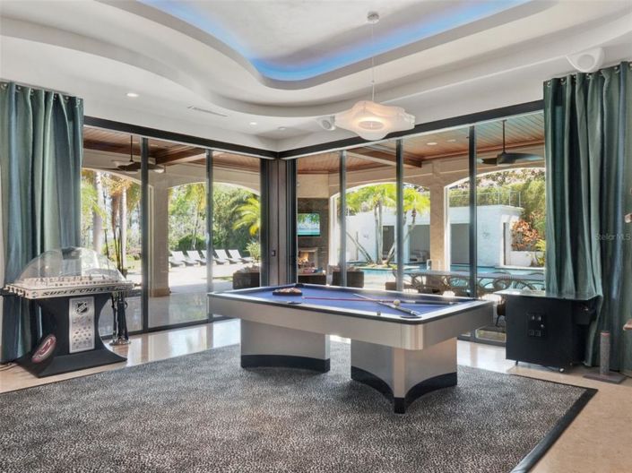 Image No.28-6 Bed Property for sale