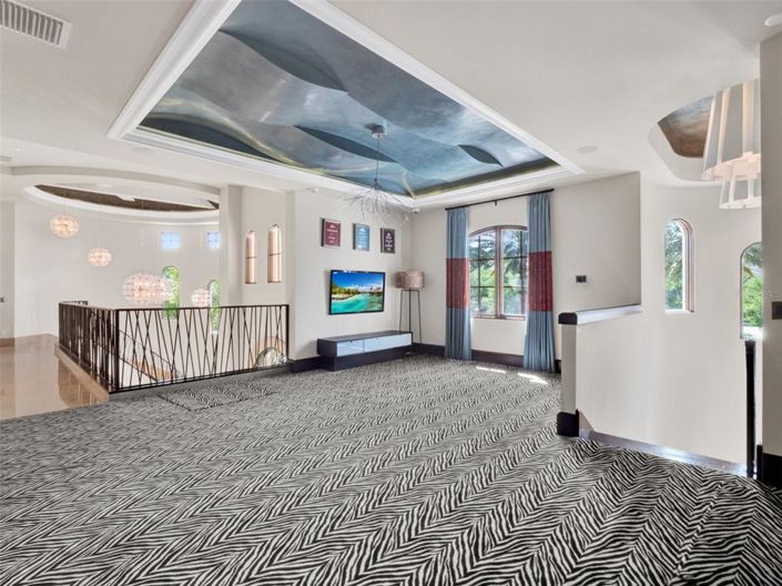 Image No.46-6 Bed Property for sale