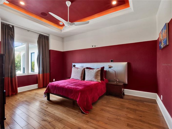 Image No.48-6 Bed Property for sale