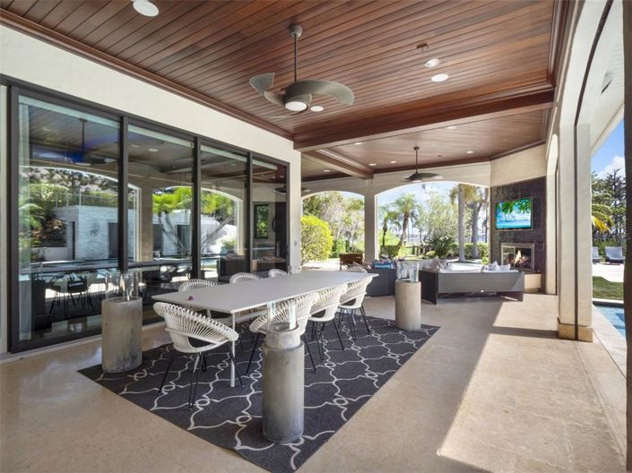 Image No.57-6 Bed Property for sale