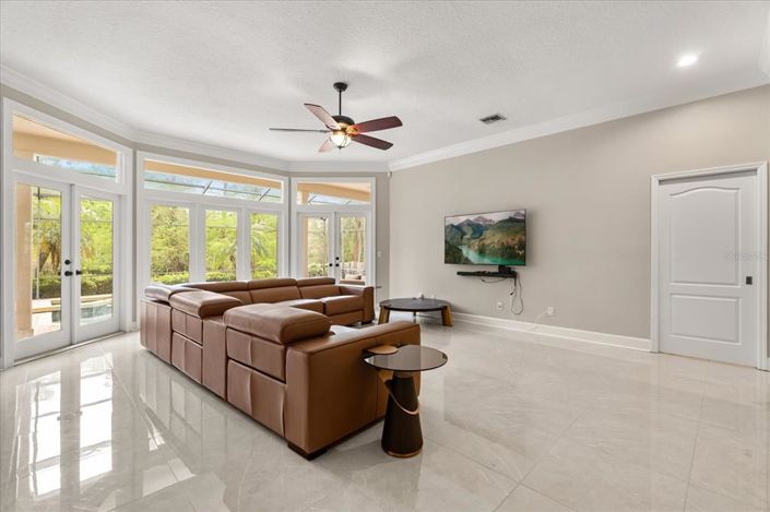 Image No.13-5 Bed Property for sale