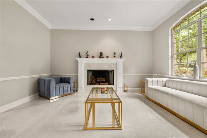 Image No.14-5 Bed Property for sale