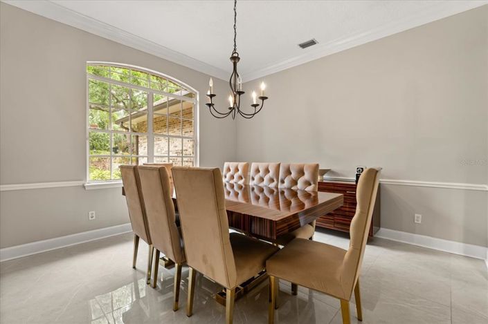 Image No.17-5 Bed Property for sale