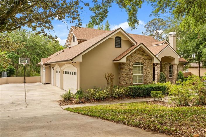 Image No.2-5 Bed Property for sale