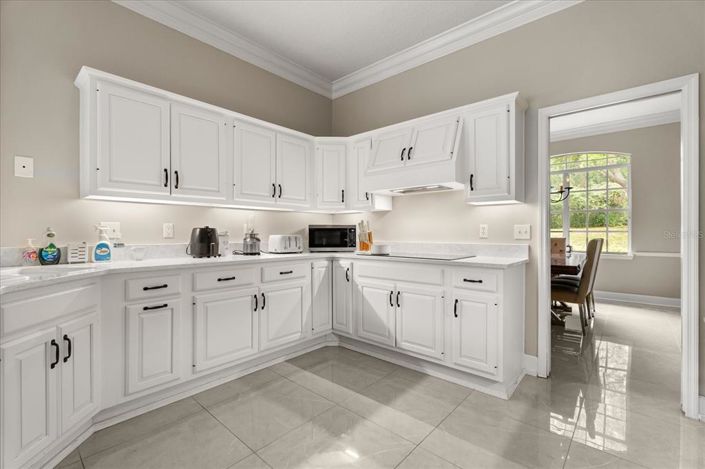 Image No.22-5 Bed Property for sale