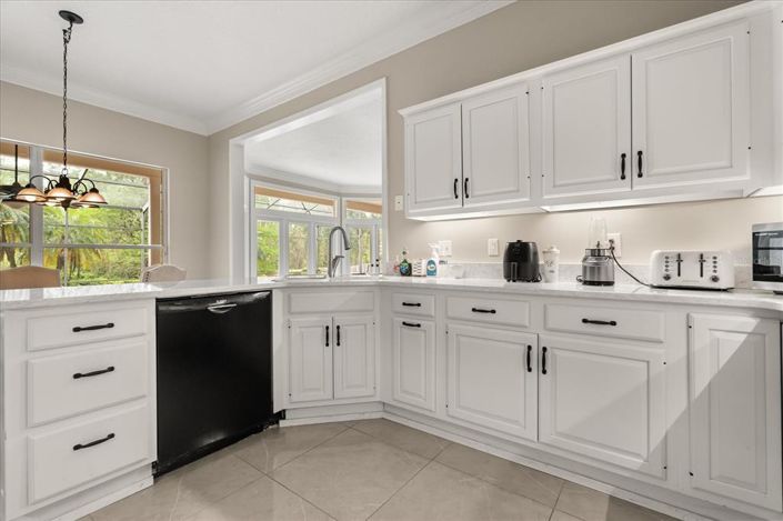 Image No.23-5 Bed Property for sale