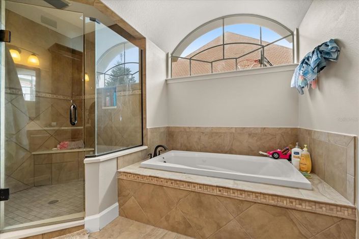 Image No.32-5 Bed Property for sale