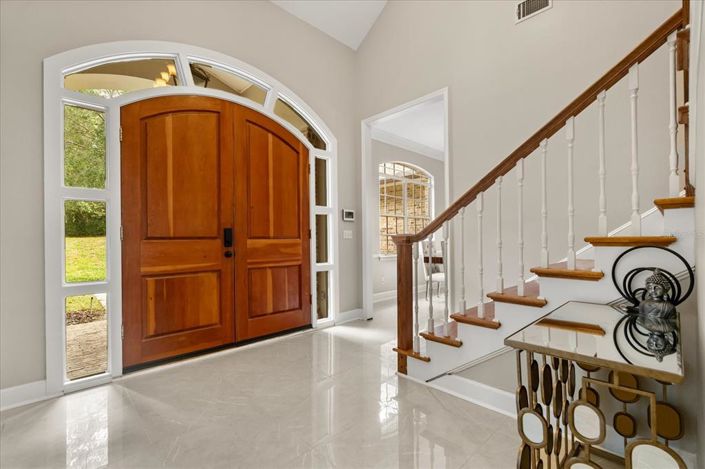 Image No.9-5 Bed Property for sale