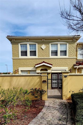 Image No.1-4 Bed Townhouse for sale
