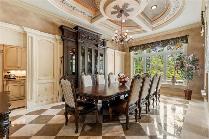 Image No.13-5 Bed Property for sale