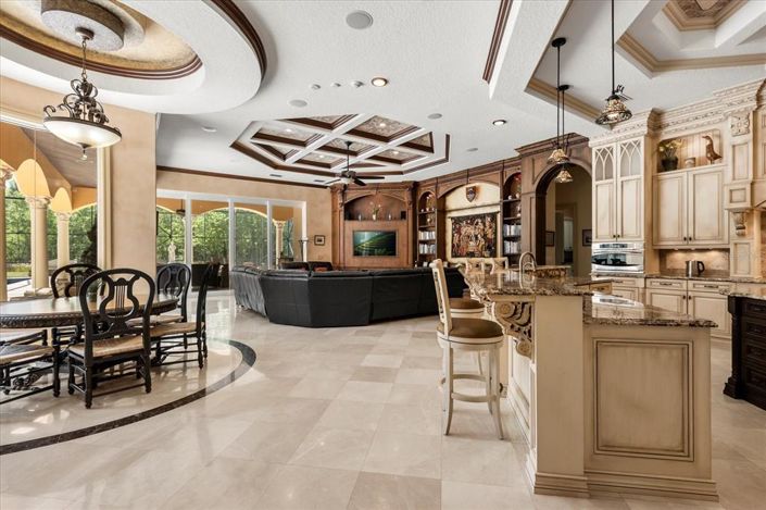 Image No.18-5 Bed Property for sale