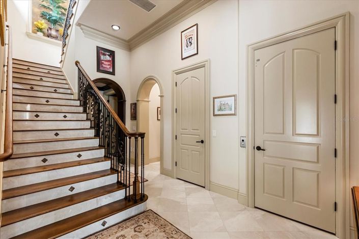 Image No.32-5 Bed Property for sale