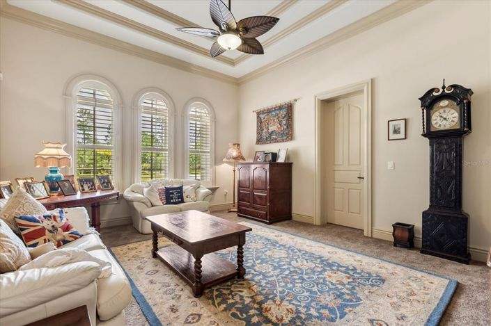 Image No.33-5 Bed Property for sale