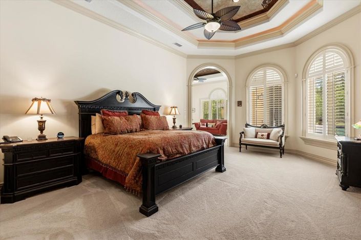 Image No.38-5 Bed Property for sale