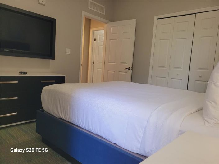 Image No.26-3 Bed Property for sale